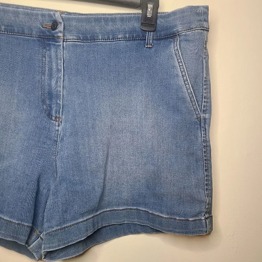 Sugar Magnolia Light Blue Denim Plus Size Shorts Size 18